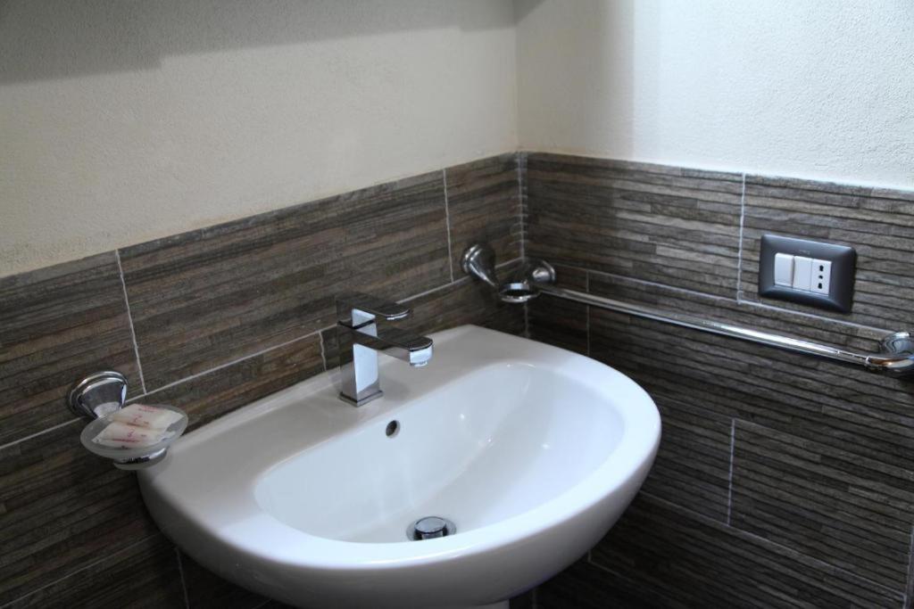 צ'פאלו B&B Madema מראה חיצוני תמונה